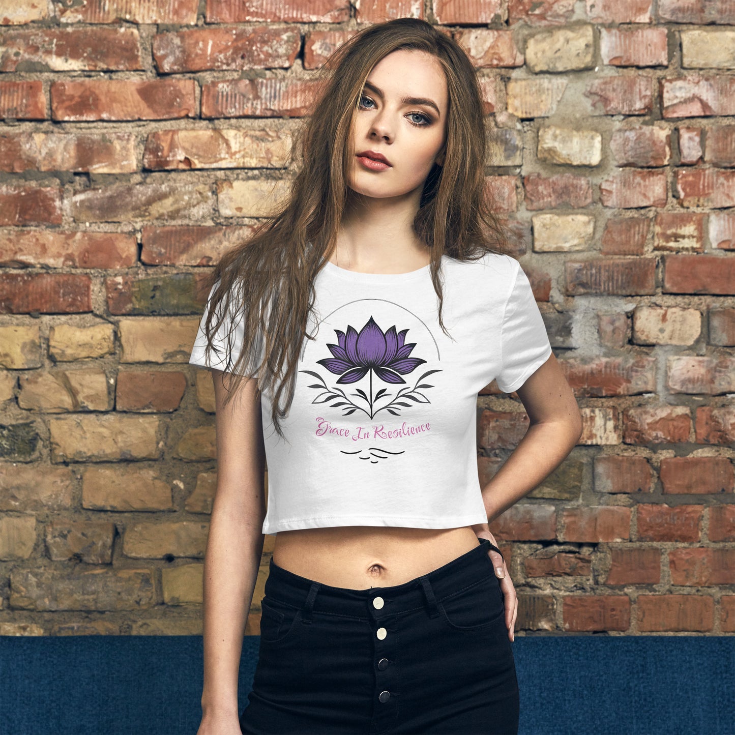 Nova Graphic Crop Tee